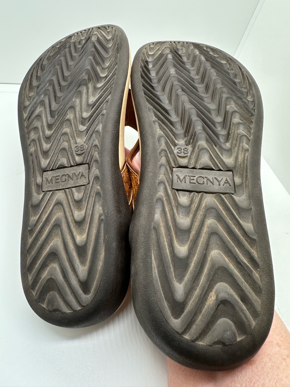 MEGNYA Orthopedic Flip Flop Sandals Size 7 - Picture 6 of 7